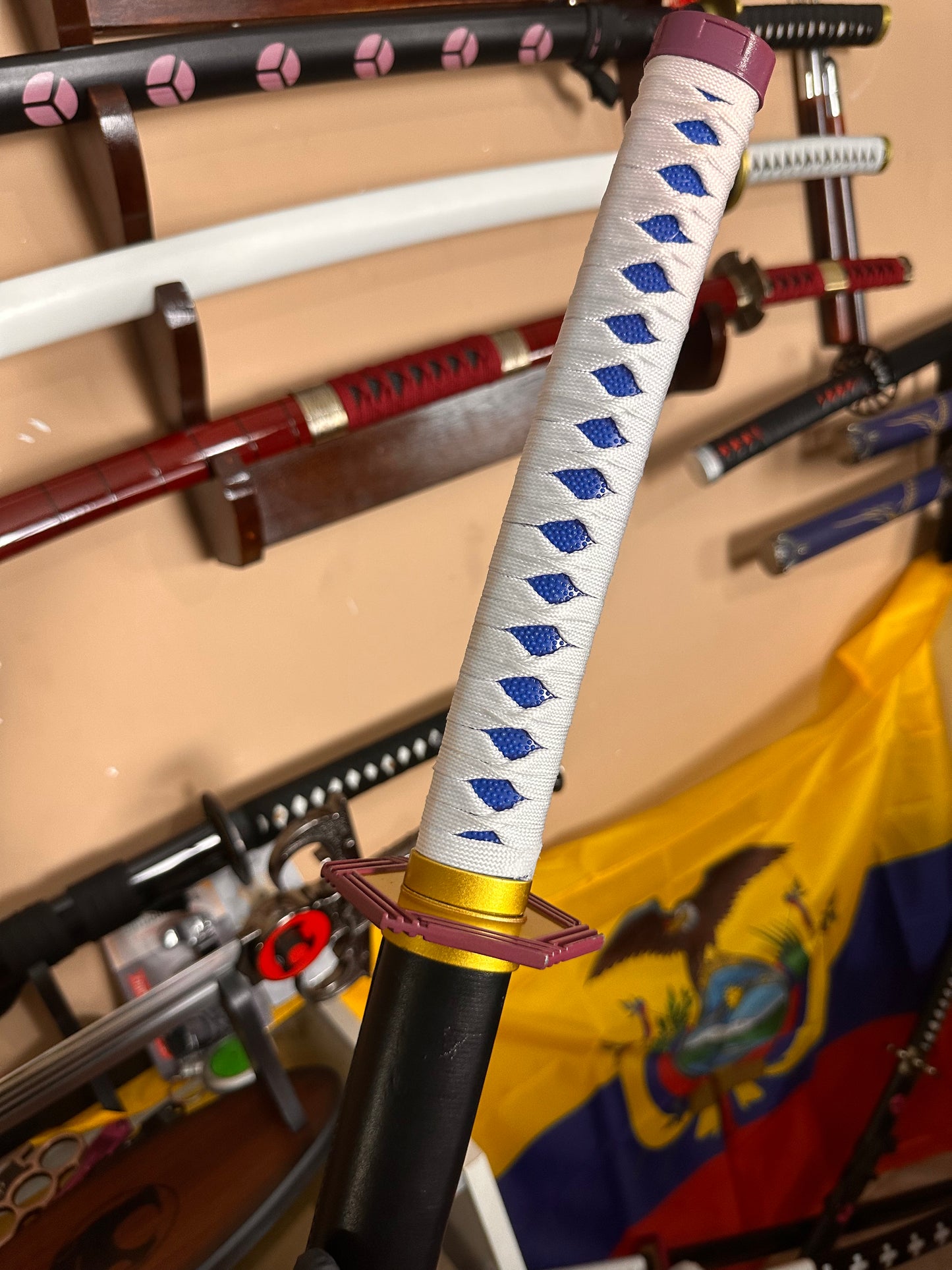 Katana De Metal de Tomioka de Kimetsu no Yaiba - Demon Slayer con hoja azul