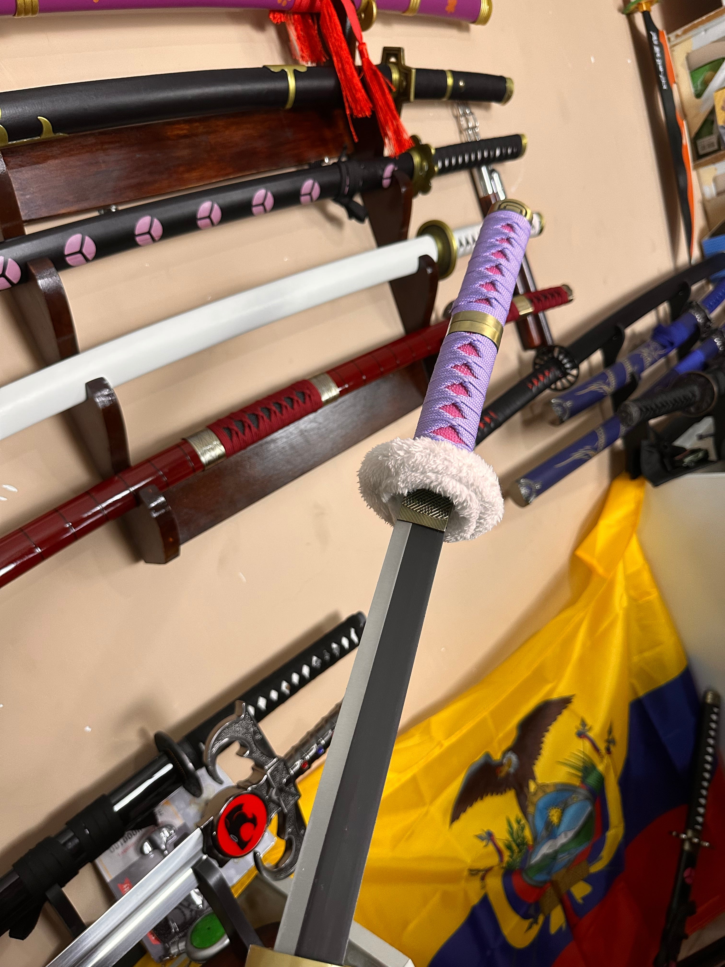Katana Decorativa Trafalgar Law One Piece morada 2da Version