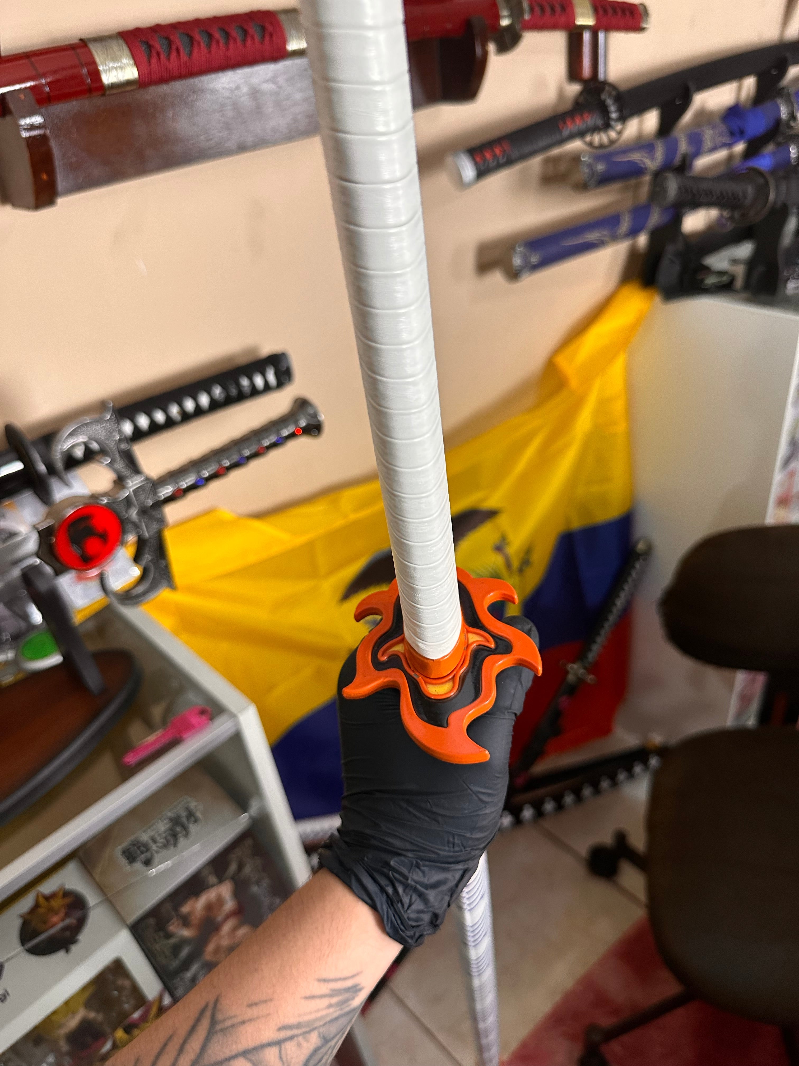 Katana de Rengoku Kyojuro Demon Slayer Kimetsu no Yaiba