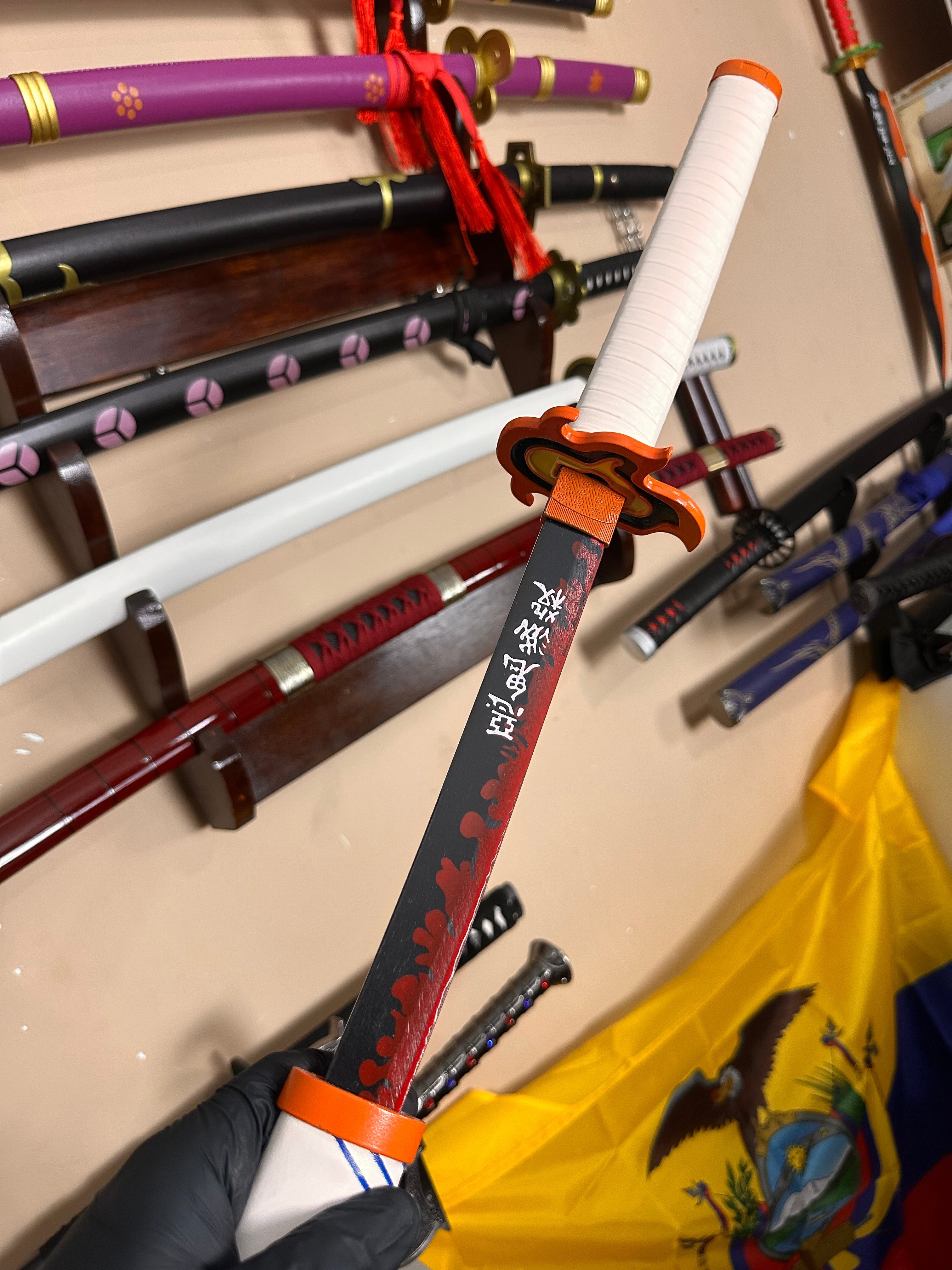 Katana de Rengoku Kyojuro Demon Slayer Kimetsu no Yaiba