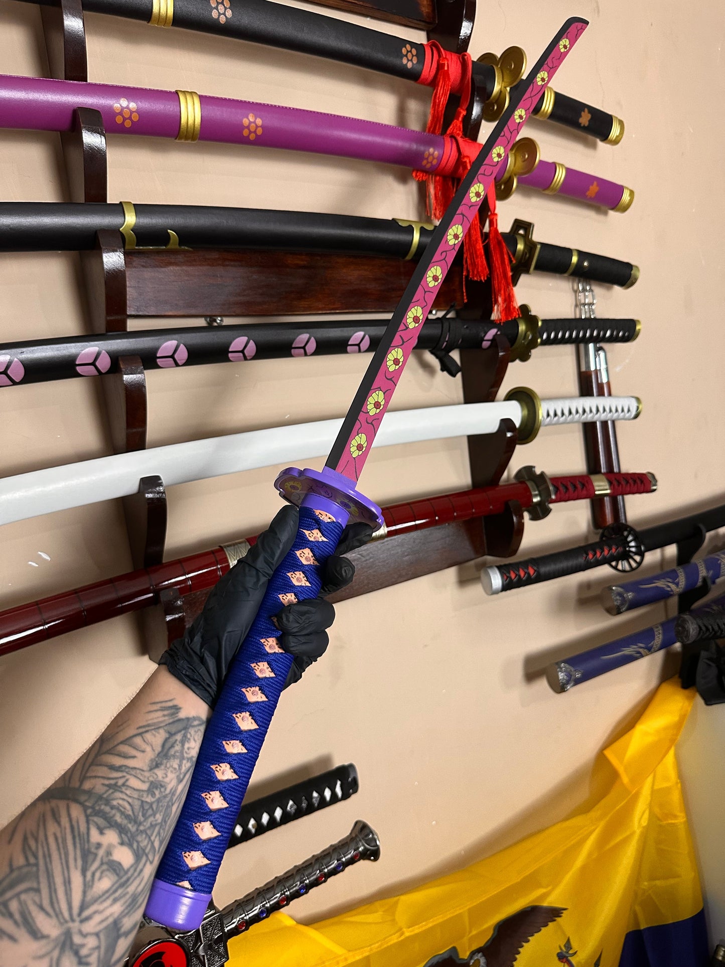 Katana Decorativa Kokushibo de Tsugikuni Michikatsu Kimetsu no Yaiba