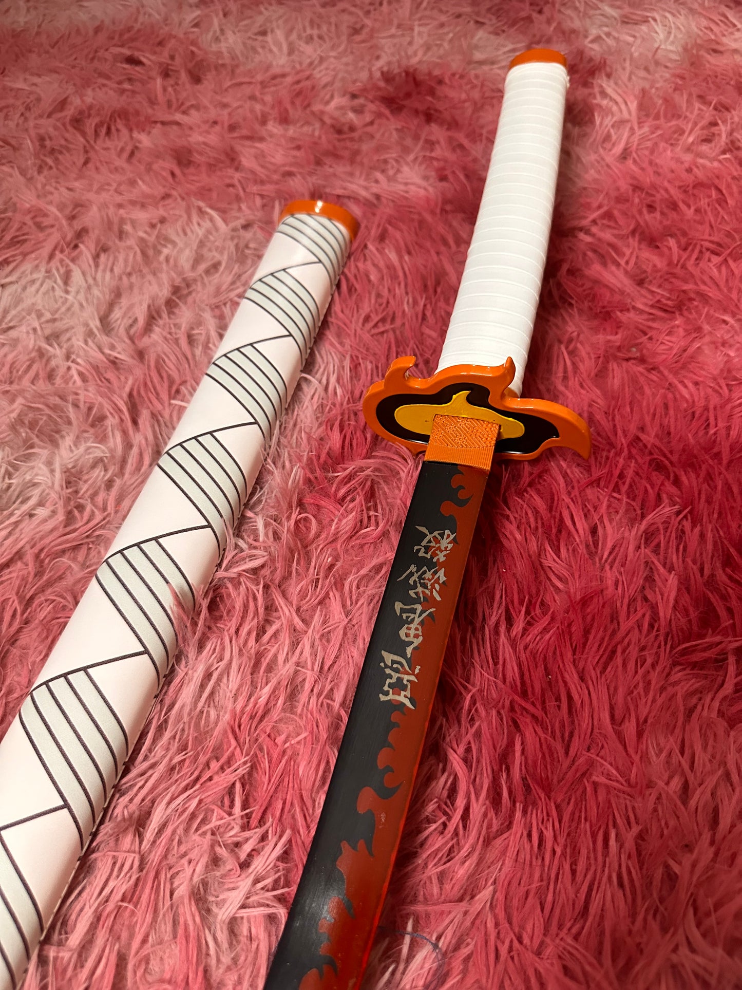 Katana De Metal de Rengoku Kyojuro Demon Slayer Kimetsu no Yaiba - Alta Calidad